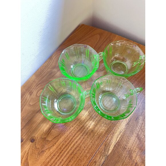 Vintage Green Nonagon Paneled Depression Glass Teacups Set Of 4 Uranium Vaseline - Picture 6 of 10